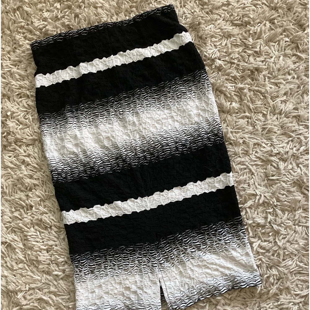 Skirt - Picture 2 of 2